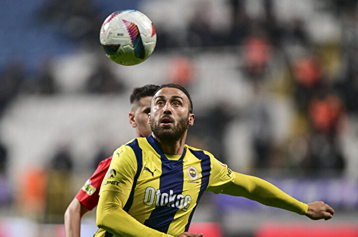 Cenk Tosun Fenerbah E Den Ayr L Yor S Per Lig Ekibine Kiralanacak