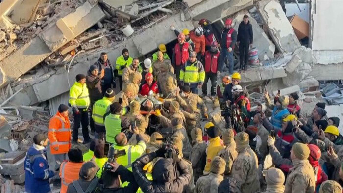 101 saatte yeni bir mucize Hikmet Yiğitbaş enkaz altından sesi duyulmuştu