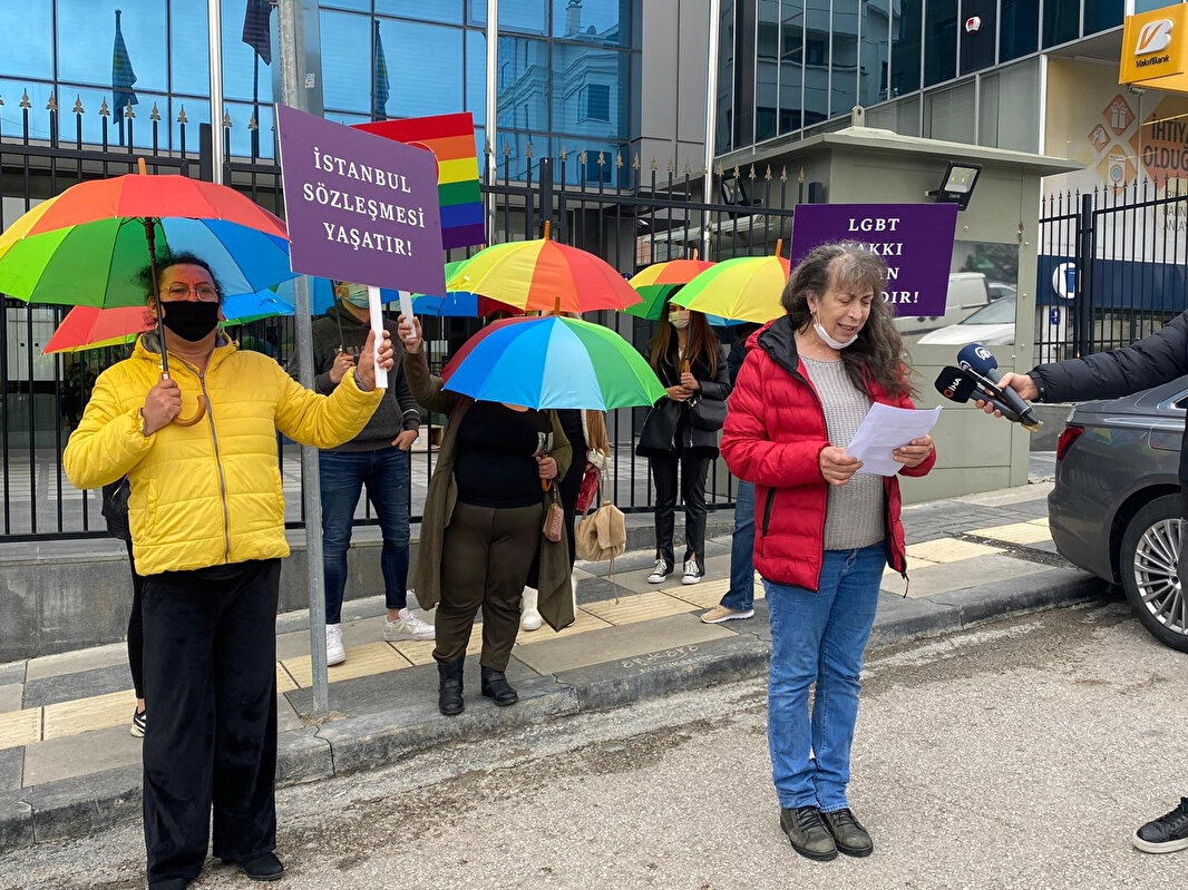 LGBT'lilerden İYİ Parti'ye Teşekkür | Politika Haberleri