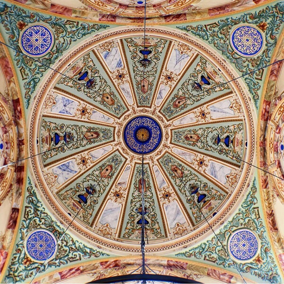 📍Altunizade Camii