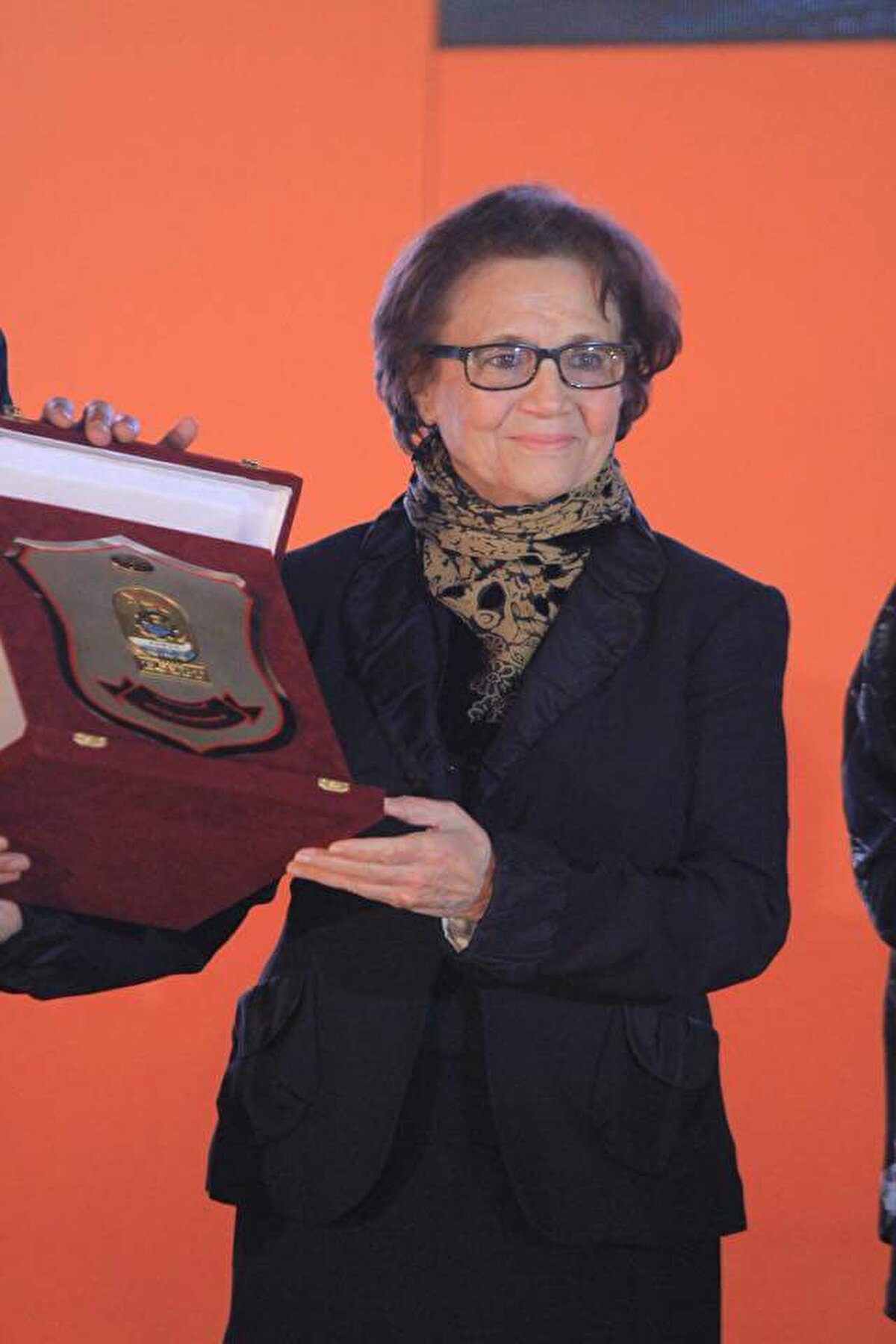 1970 yılından sonra politik arenadan çekilen Buhayrad, Cezayir Kadınlar Birliği başkanlığına seçildi ve burada çalışmalarına devam etti.