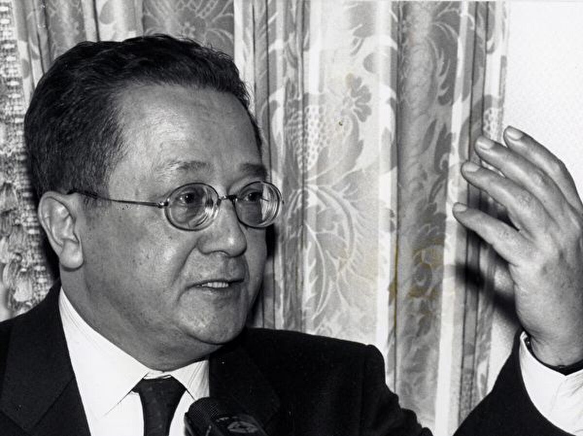 Cezayir’in bağımsızlık ilanından 1 yıl sonra 1963’te Fransız avukat Jacques Vergès’in Müslüman olmasıyla Cemile Buhayrad ve Vergès dünya evine girdi ve iki çocukları oldu.