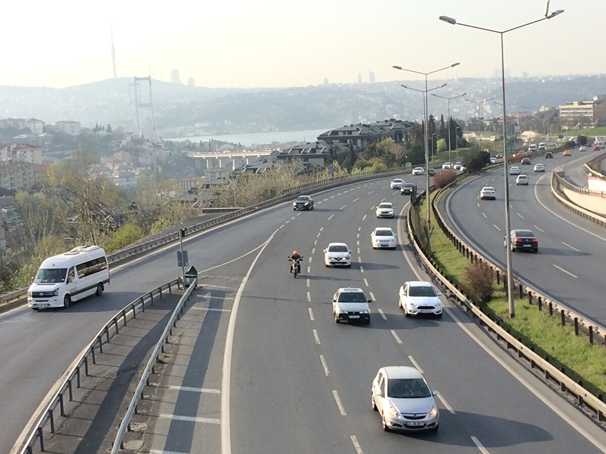 İşte sokağa çıkma yasağından sonra İstanbul trafiğinden görüntüler...