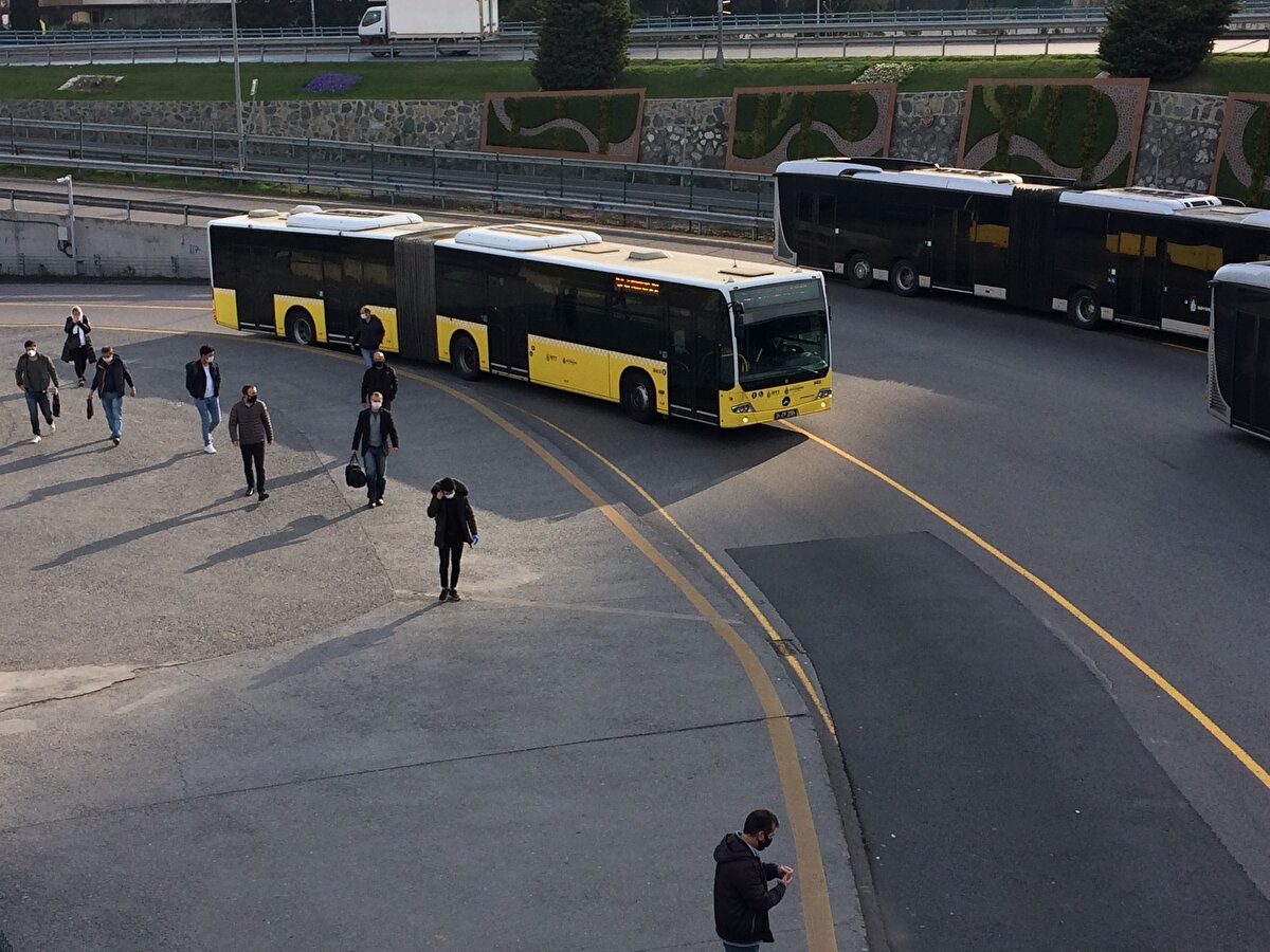 İşte sokağa çıkma yasağından sonra İstanbul trafiğinden görüntüler...
