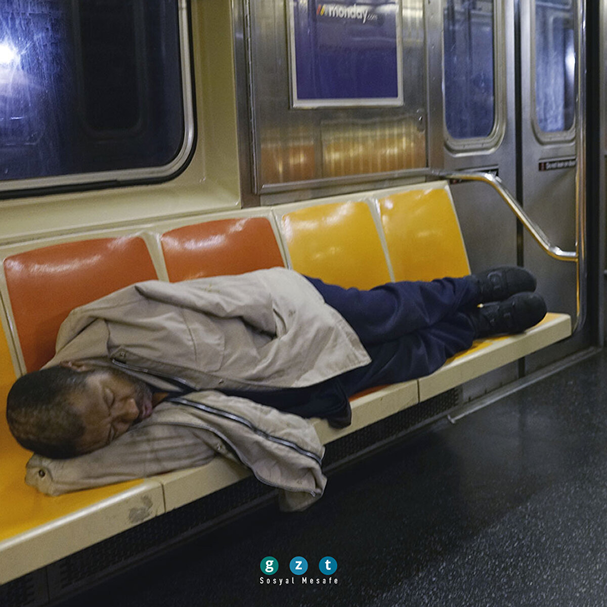 Evsizler ise kalabalık barınaklara gitmedi