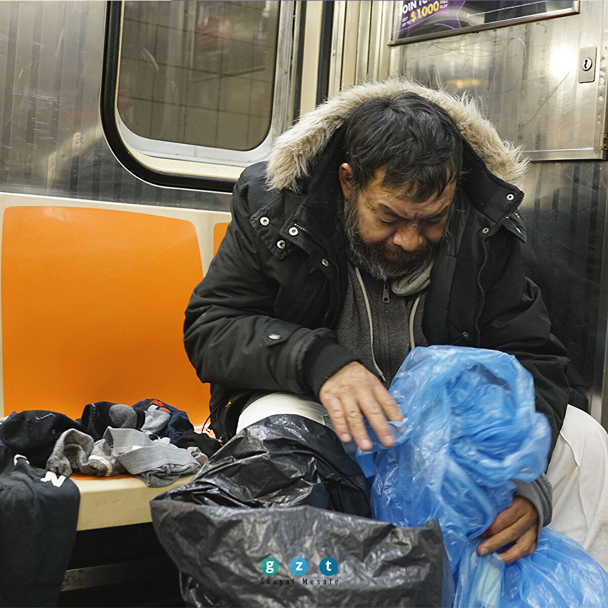 Metrolar da neredeyse boşaldı