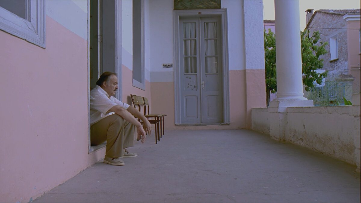 Bu korkunç durum babayla oğul arasındaki buzları eritir. 