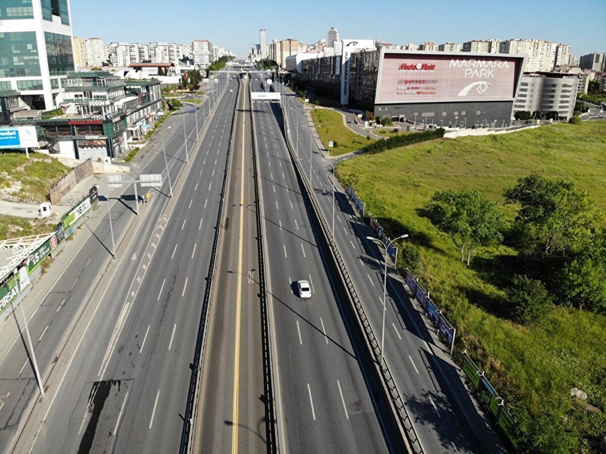Bugün Ramazan Bayramı'nın ilk günü. Yaklaşık 3 aydan beri Türkiye’de etkili olan salgın nedeniyle bu yıl Ramazan Bayramı geçmiş yıllarda olduğu gibi kutlanamıyor.