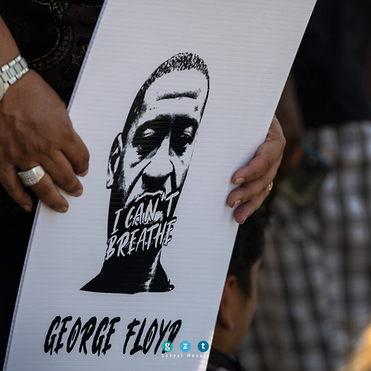 ABD'de polis şiddetiyle öldürülen George Floyd toprağa verildi