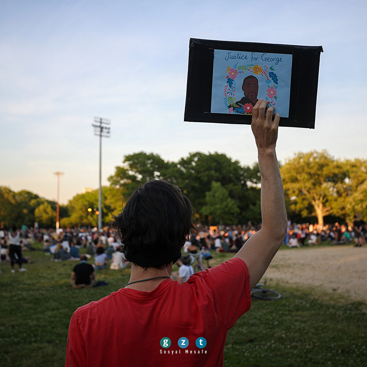 ABD'de polis şiddetiyle öldürülen George Floyd toprağa verildi