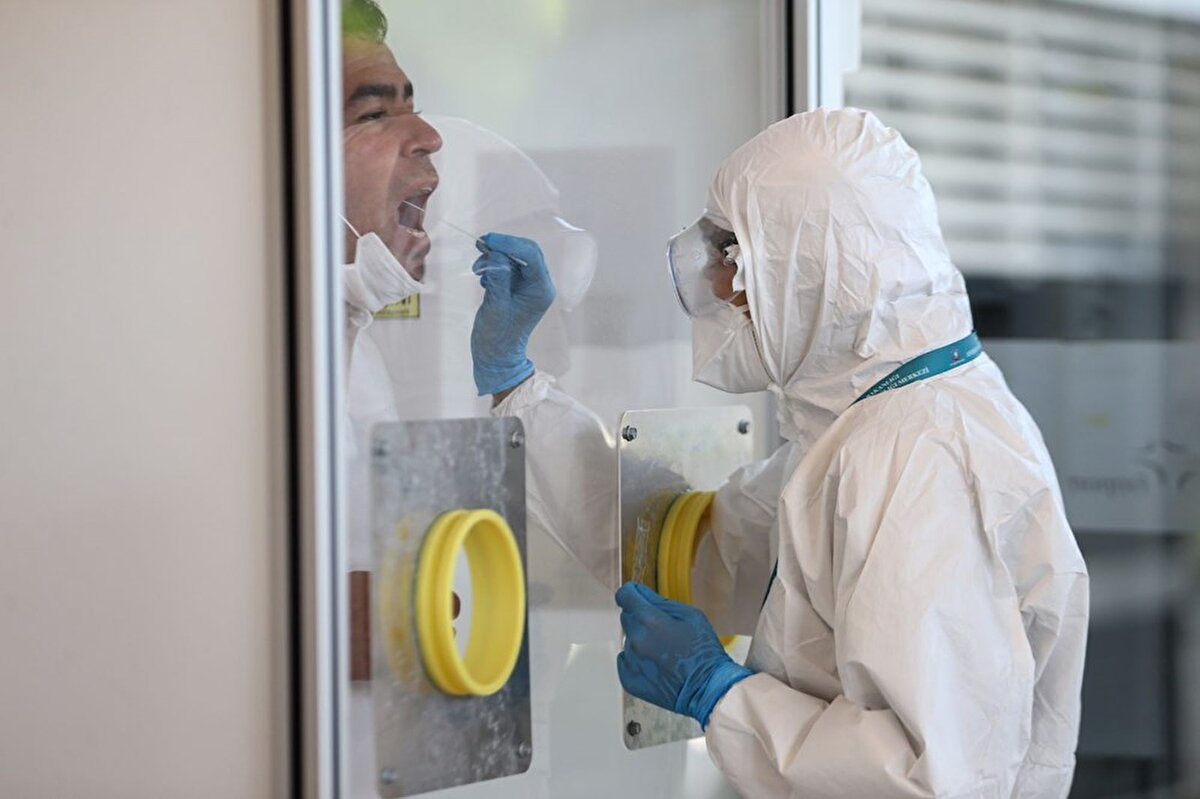 Antalya Havalimanı Dış Hatlar Terminali'nde İl Sağlık Müdürlüğünce, havayoluyla seyahat edecek yolcular için, 90 metrekare kapalı alana havalimanı sağlık birimi kuruldu.
