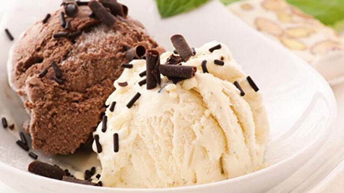 Çocukların sevdiği bir yiyecek olan dondurmanın içerdiği protein, vitamin ve minerallerin yanı sıra şeker, glikoz-fruktoz şurubu ve yüksek yağ oranına sahip olması nedeniyle tüketim sıklığının ve miktarının azaltılması gerekiyor.