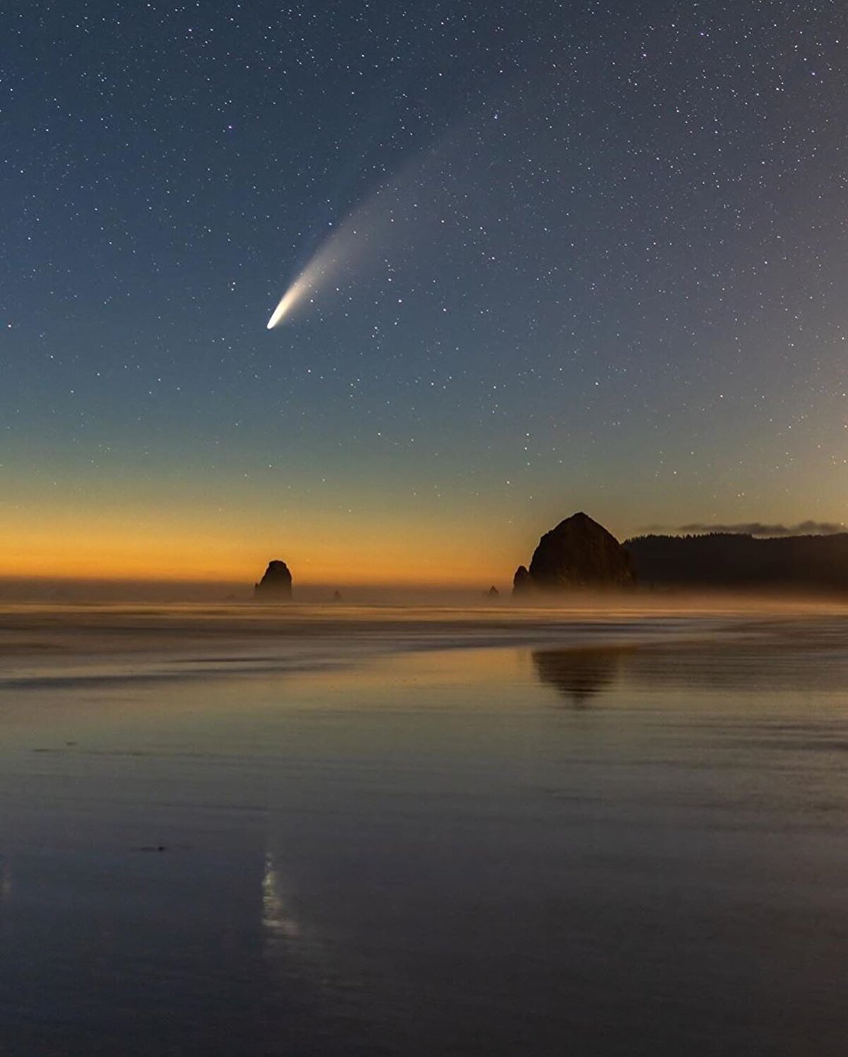 🤩 NASA uzmanları Neowise'ın bu geçişinin ağustos ayının ortasına kadar süreceğini belirtiyor. NASA araştırmacısı Joe Masiero ise Neowise'ın 7 bin yıl sonra geri döneceğini belirterek, Bir sonraki geçişi beklemenizi tavsiye etmem diyor.