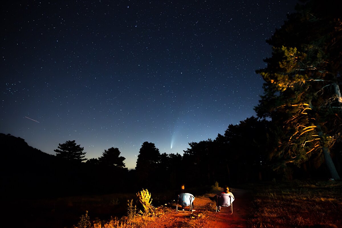 Neowise kuyruklu yıldızı, gezegenimize en yakın olduğu durumda bile yeryüzüne 103 milyon kilometre mesafede olacak. 