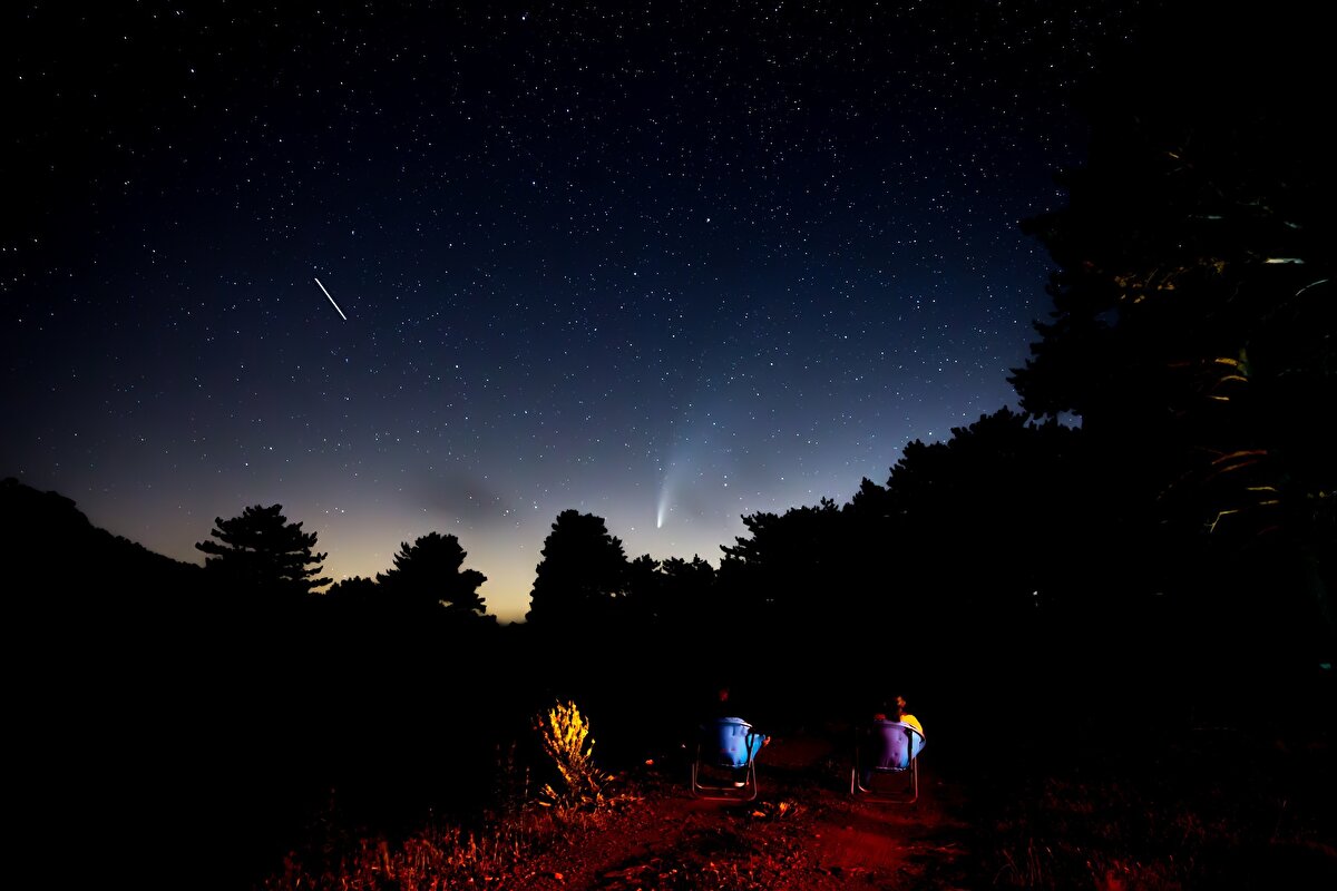 Ancak Dünya'ya bu kadar yaklaşması ve çıplak gözle görülmesi 6 bin 766 yıl sonra olacak.