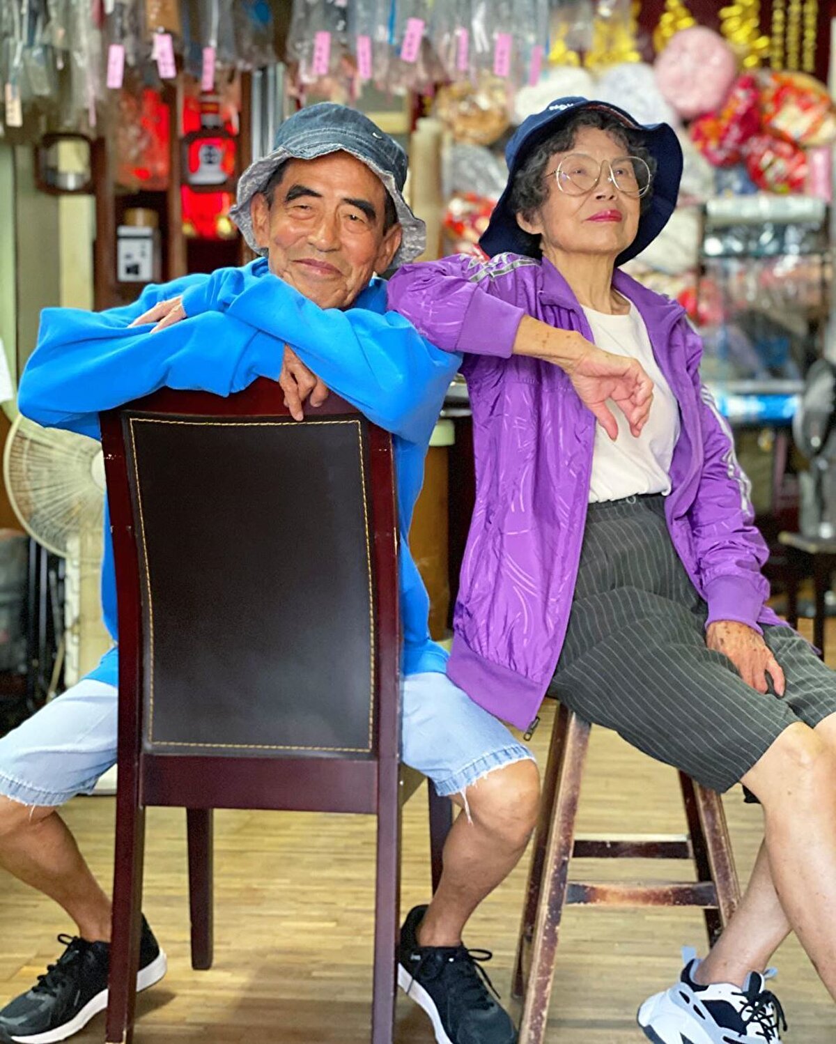 Chang, dedesi ve ninesinin doğuştan model olduğunu, fotoğraflarını çekmeye başlayınca ortaya çıkan görsellerin kendisini şaşırttığını da ifade etti.