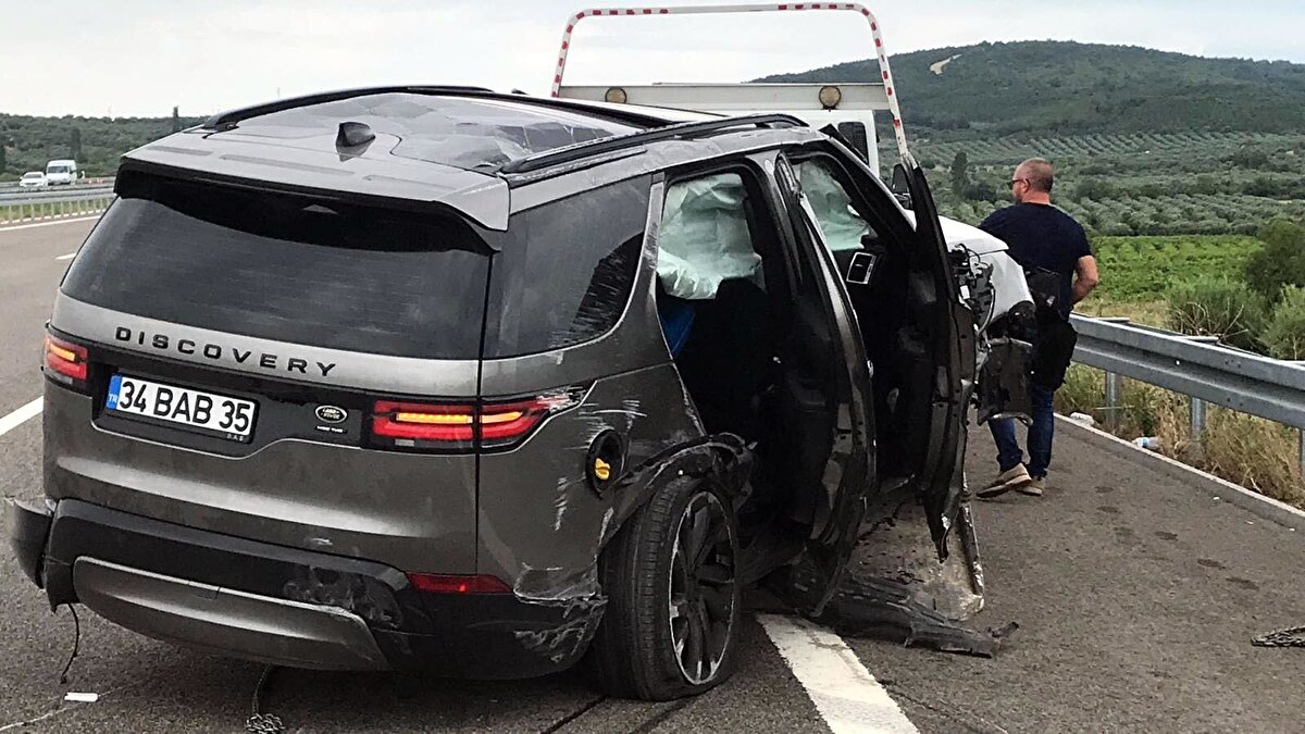 Yaşanan olayın ardından şarkıcı kesenin ağzını açtı ve 2020 model üç yeni araç satın aldı. Dünyanın en güvenli aracı denince ilk akla gelen Volvo XC 90 modelinden sipariş veren Alişan, 3 milyon 750 bin TL ödediği araçları eylül ayında teslim alacak.