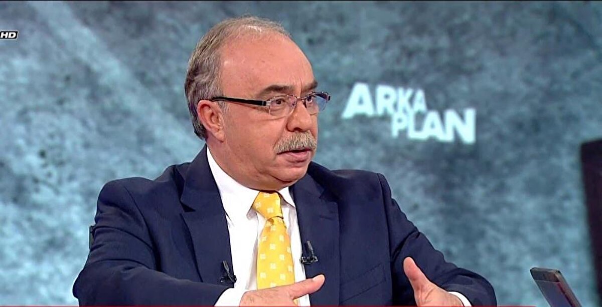 Ağabeyi Ömer Vehbi Hatipoğlu, Nihat Hatipoğlu'nun son durumunu sosyal medya hesabından açıkladı.
Hatipoğlu, 'Sevgili dostlar kardeşler! Yoğun telefon ve mesajlar üzerine bu bilgilendirmeyi yapmak zorunda kaldım. Nihat hocamız elhamdulillah iyidir. Evinde tedavisi devam etmektedir. Sizlere teşekkür ediyor ve dualarınızı talep ediyor. Allah hepinizden razı olsun' dedi.