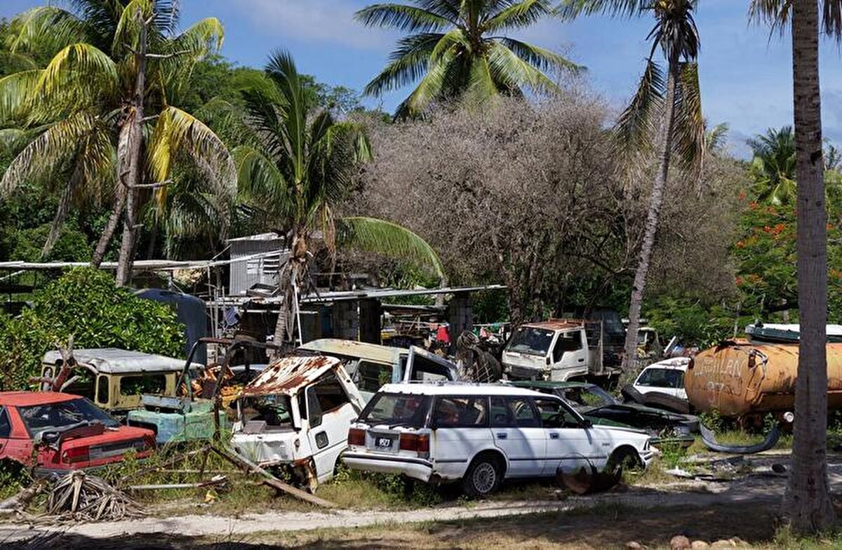 Geçmişte 12 kabileye ev sahipliği yapan Nauru'nun günümüzde resmi bayraklarındaki 12 köşeli yıldız bu kabileleri temsil ediyor. Nauru yaklaşık 9 bin 945 kişilik bir nüfusa sahip. Ülkede henüz vaka sayısına rastlanmadı…