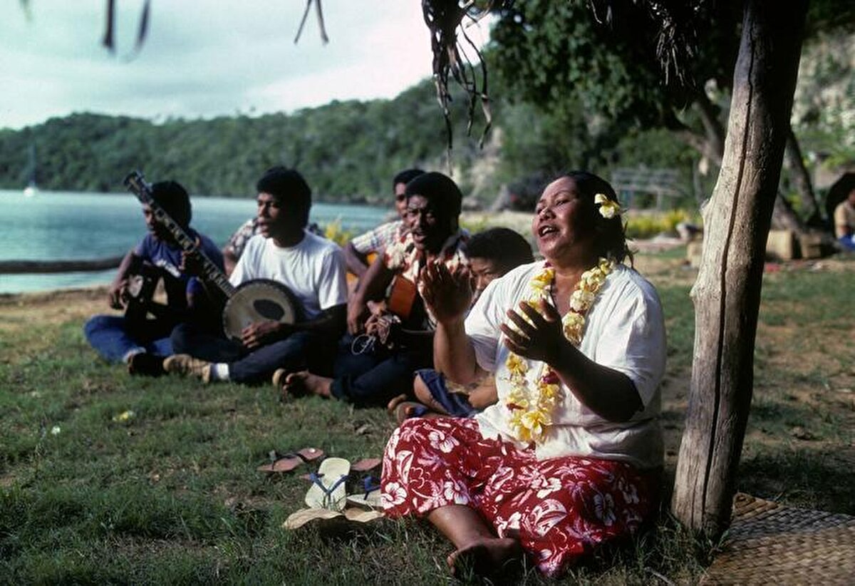 Tonga; 1970 yılında bağımsızlığına kavuşan,169 ada ve mercan adasından oluşan bir ada ülkesidir.Ülkenin başkenti Nuku’alofa’dır. Dünyanın en doğusunda yer alan ve yeni günü ilk gören yerleşim yeridir.Resmi dil Tongacadır. Şu ana kadar ülkede hiç vakaya rastlanmadı.