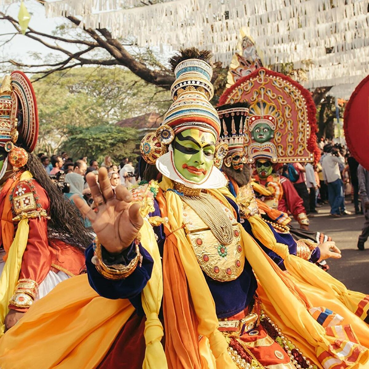 📍Kerala “Gezeyim, göreyim, yeni bir kültürle tanışayım, farklı insanlarla kaynaşayım ama çok yorulmadan, biraz da denizin tadını çıkararak...” diyenler için ideal bir yer.⠀