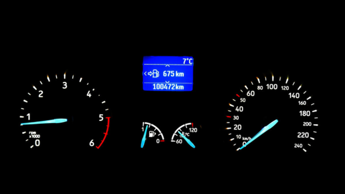 İkinci el araç alırken bazı vatandaşlar kilometre dolandırıcılığı nedeniyle mağduriyet yaşayabiliyor.