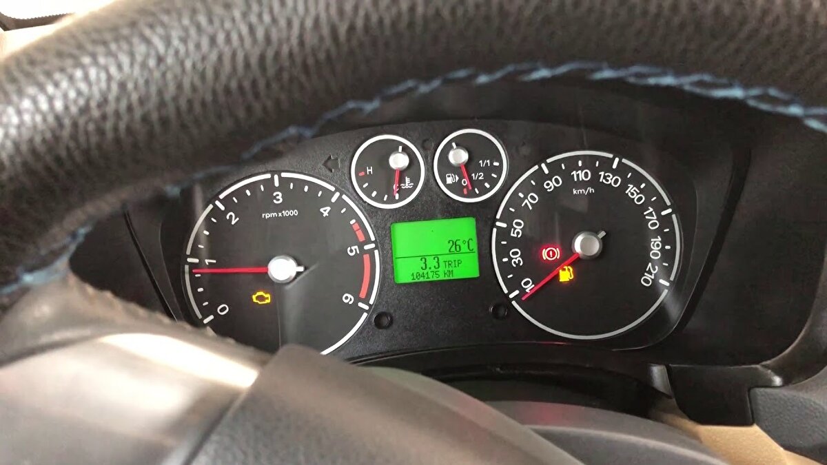 Asya ve Avrupa menşeli araçlarda mesafe göstergesi genellikle kilometre cinsinden gösterilirken, dolandırıcılar kilometre birimini mile çeviriyor.