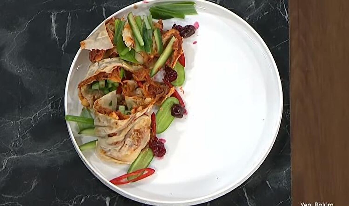 Yarışmacının yaptığı yemeği beğenmeyen Mehmet şef Nasıl getirebiliyorsun böyle bir şef yemeğini buraya. Getirme daha iyi, şefe saygısızlık olmazsa ben bu tabağı tatmam! Niye getirdin! sözleriyle tepki gösterdi. 