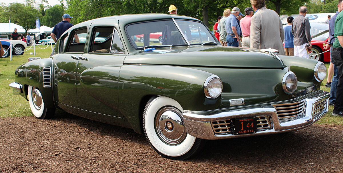 Üretimi 51 adet ile sınırlı tutulmuş olan '1948 Model Tucker Torpedo' çağının öncü araçlarından biri. Değerli aracın tek bir yinelemesi 1,2 milyon dolar değerinde.