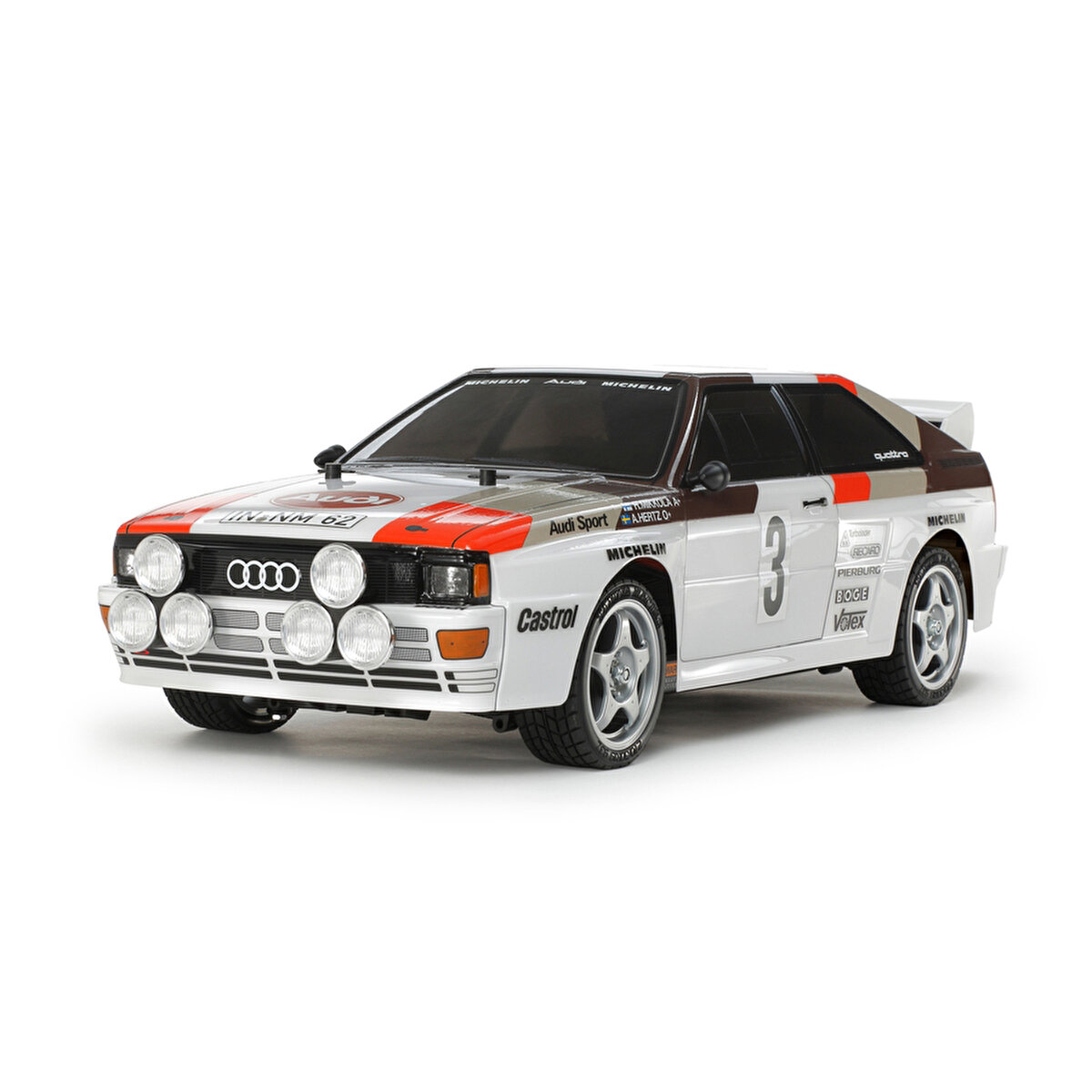 4 tekerlekli çekiş ile turbo şarjı birleştiren ilk ralli arabası 'Audi Quattro', onu takip eden tüm versiyonları için hızlı ve sağlam bir miras niteliğinde.