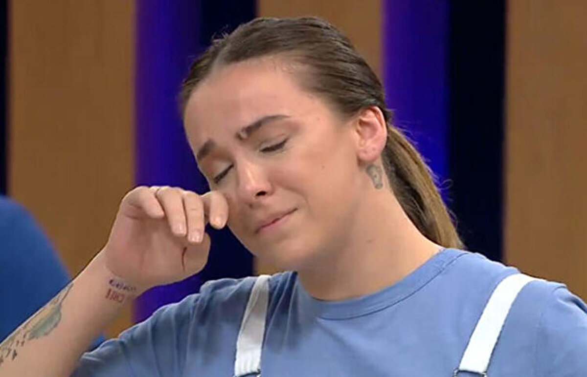 MasterChef Türkiye'ye Kuzey Kıbrıs Türk Cumhuriyeti'nden katılan Tanya Kilitkayalı, kabuklu deniz ürünlerine alerjisi nedeniyle zor anlar yaşadı.
