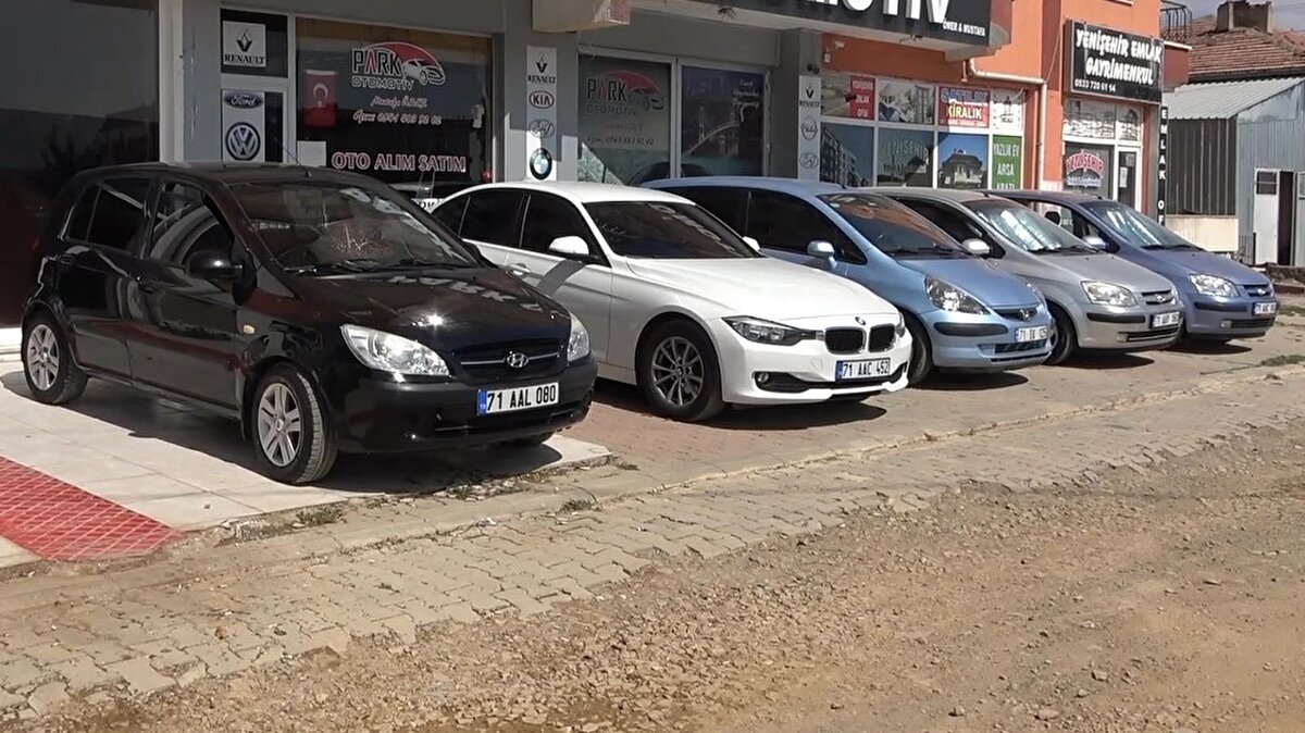 COVID-19 tüm sektörlerde olduğu gibi otomobil piyasasını da olumsuz etkilemeye devam ediyor. 