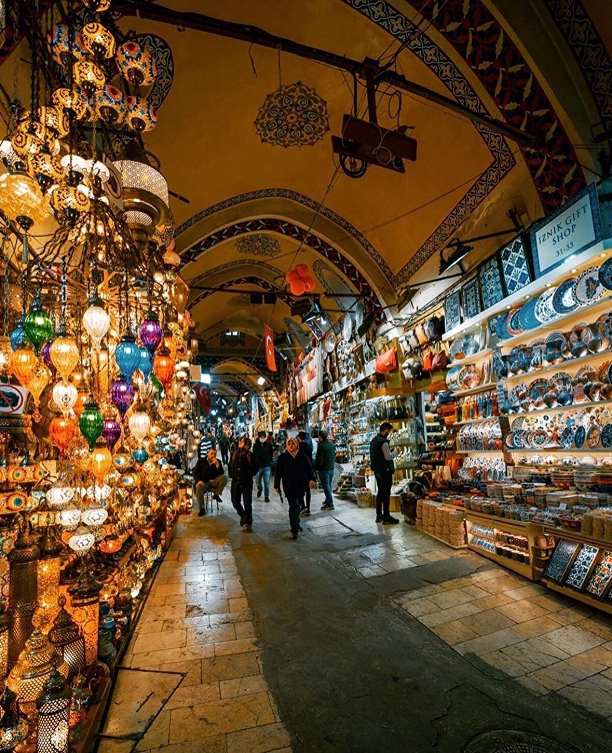 💍 Takılar, hediyelik eşyalar, kıyafetler, baharatlar, eskiler, yeniler, el dokumaları, bin bir çeşit içinden bir video çıkacak.