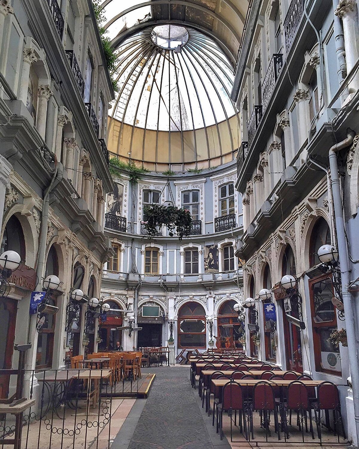 Çiçek Pasajı, Türkiye, 1876.