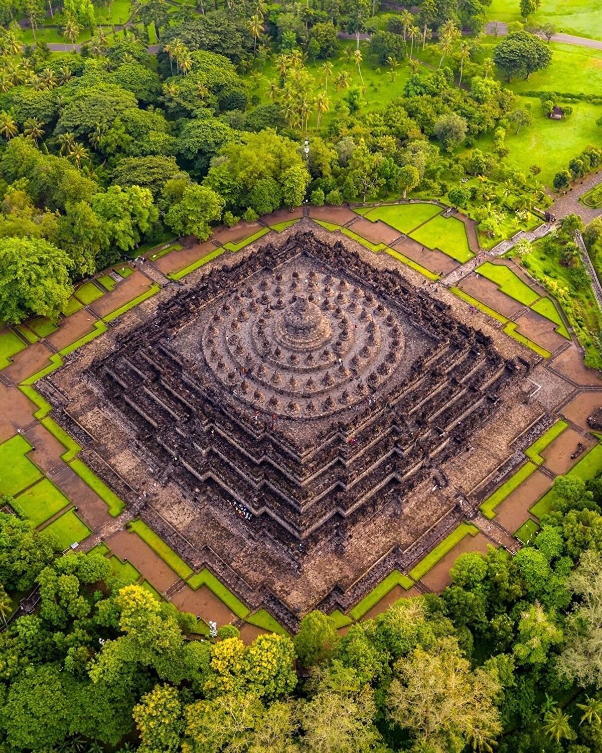 The Great Candi Borobudur - Endonezya