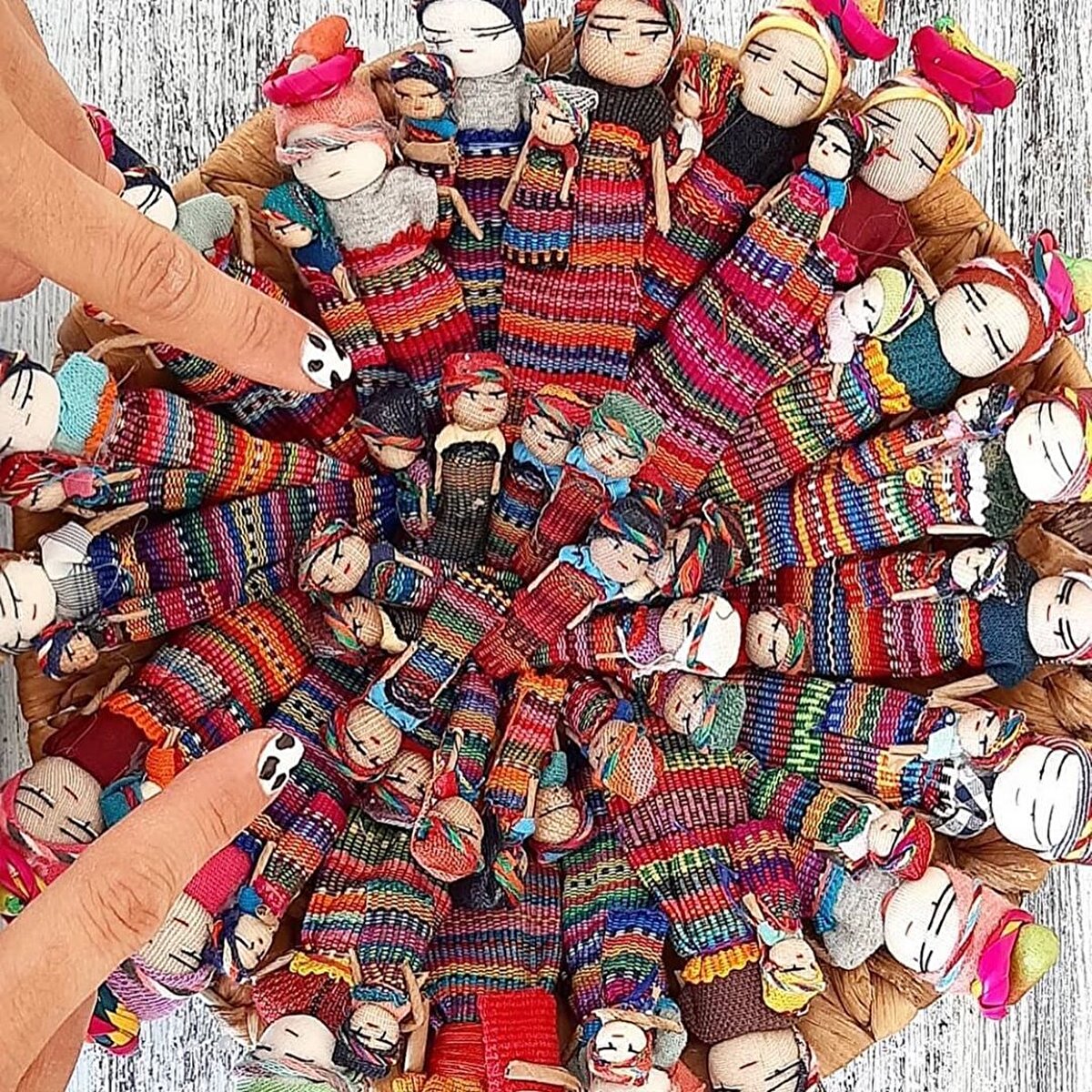 Dertkovan bebekler iyi bir dinleyicidir. Adeta kişisel sorunları çözen gece bekçileridir. Gece boyunca bebek, dertleri hafifletmek ya da çözmekten sorumlu olur. Yerli halkın deneyimlerine göre dertkovan bebeğin yastık altına konulduğu gecenin sabahı insan daha güzel ve hafiflemiş kalkar. Dertkovan bebeklerin işe yaraması için en önemli kural, dertlerin başka kimseye söylenmemiş olmasıdır. Aksi takdirde bebekler işini yapamaz. ☹️