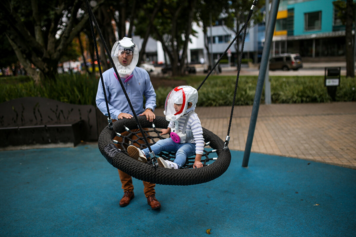 Filtreli ve yaklaşık 6 saat çalışan bir lityum pil ile çalışıyor.