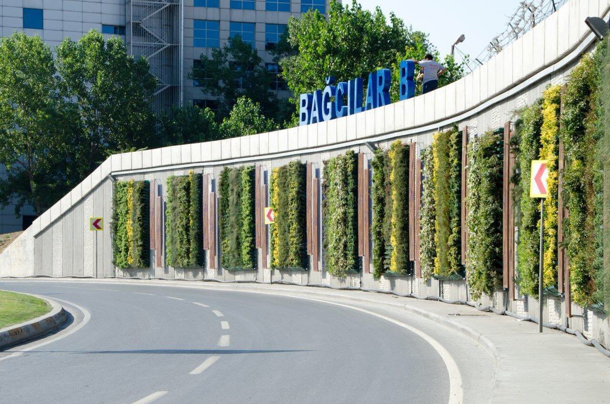 Ülkemizde TÜİK verilerine göre trafiğe son 20 yılda 3 kat artışla kayıtlı araç sayısı 23 milyona ulaştı. Üstelik her geçen gün yenileri eklenmeye devam ediyor.  Bu araçların 4,2 milyonu İstanbul'da. İş veya gezi amaçlı ziyaretlerle Mega Şehre giren araç sayısı katlanıyor.