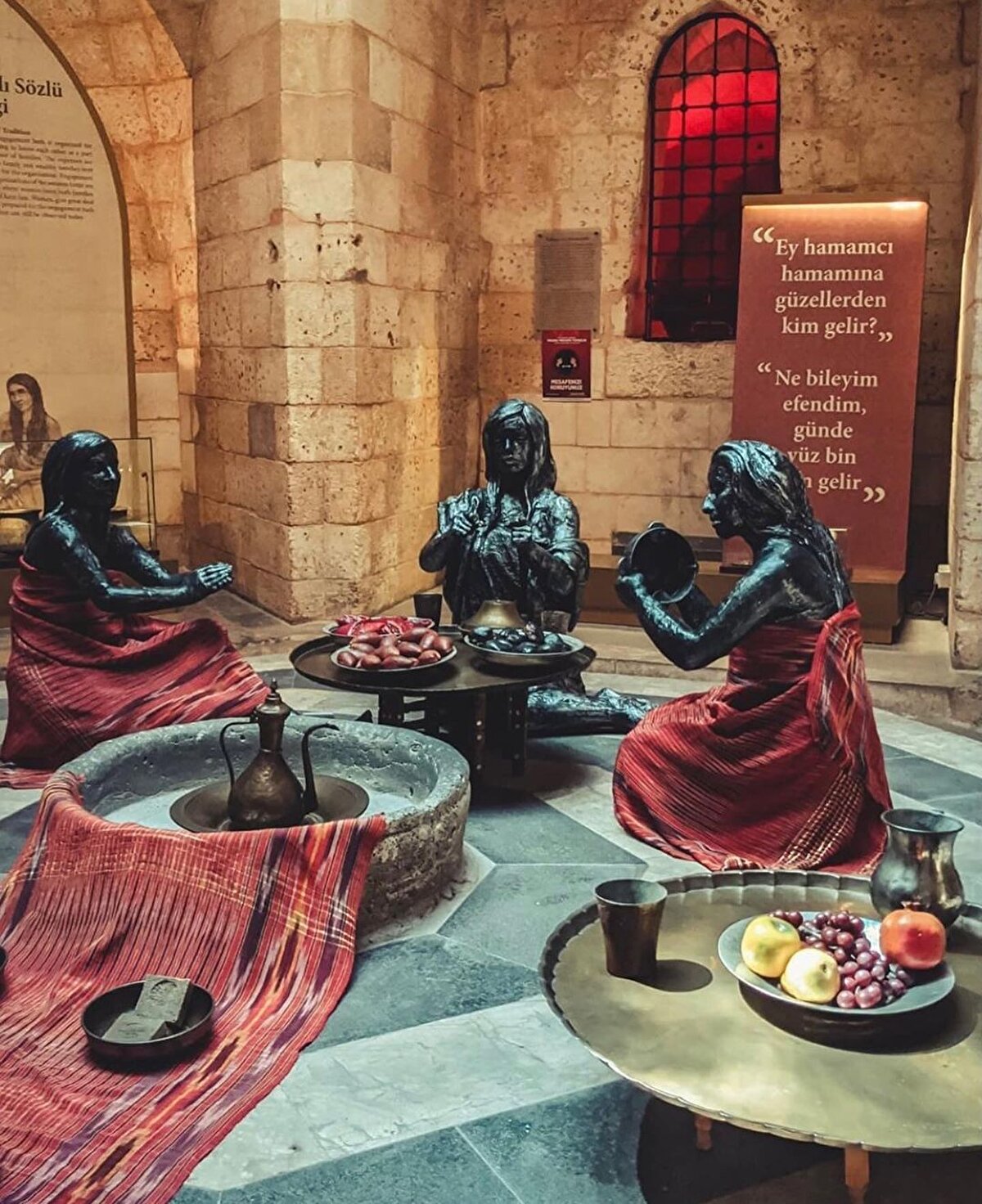 Aşçının usta olanı, hamuru kesişinden anlaşılırmış. Kesilen pazılar açıldığında, hem çok ince hem de tepsinin içini tam kaplayacak boyutlarda olursa, aşçının ustalığı kabul edilirmiş. ⠀