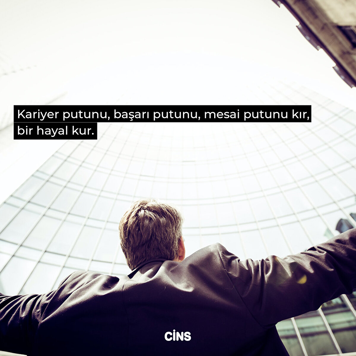 Kariyer putunu, başarı putunu, mesai putunu kır, bir hayal kur💫