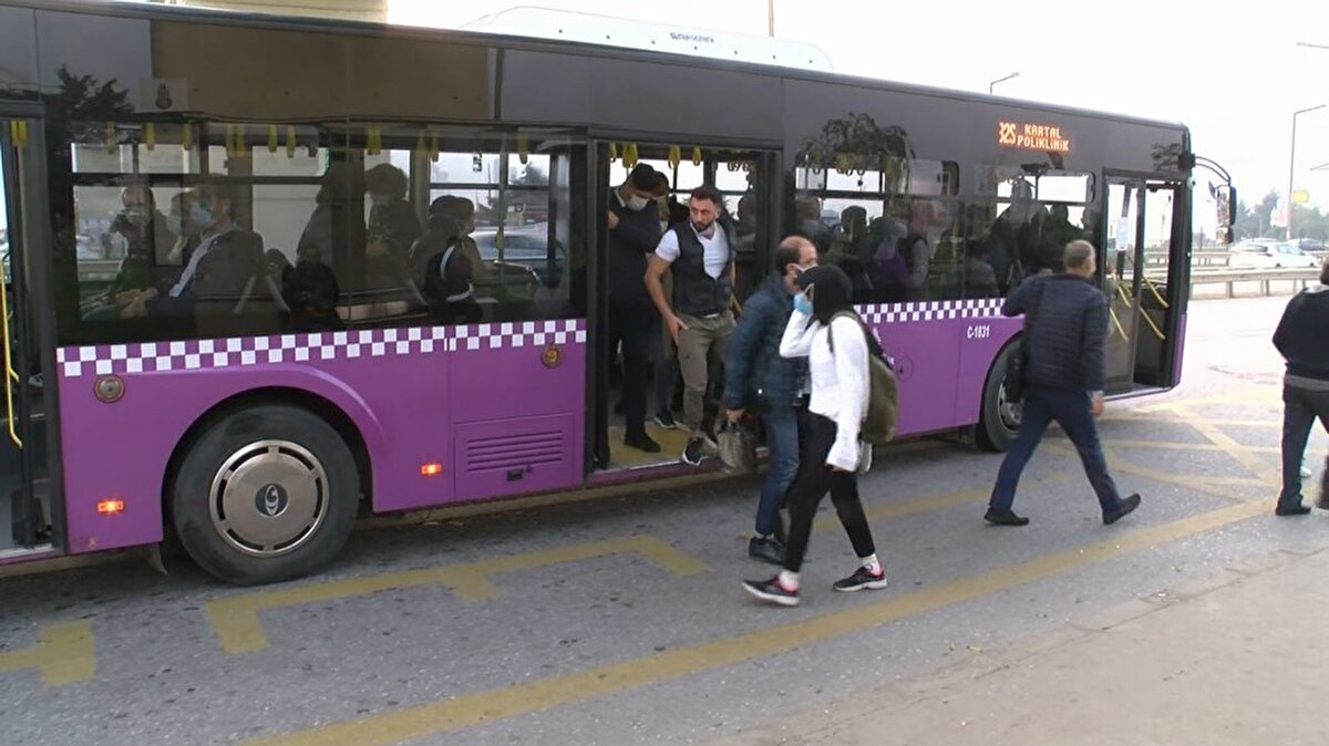 Vatandaşlar vaka sayısını azalması için kurallara uyulmasını istedi.
