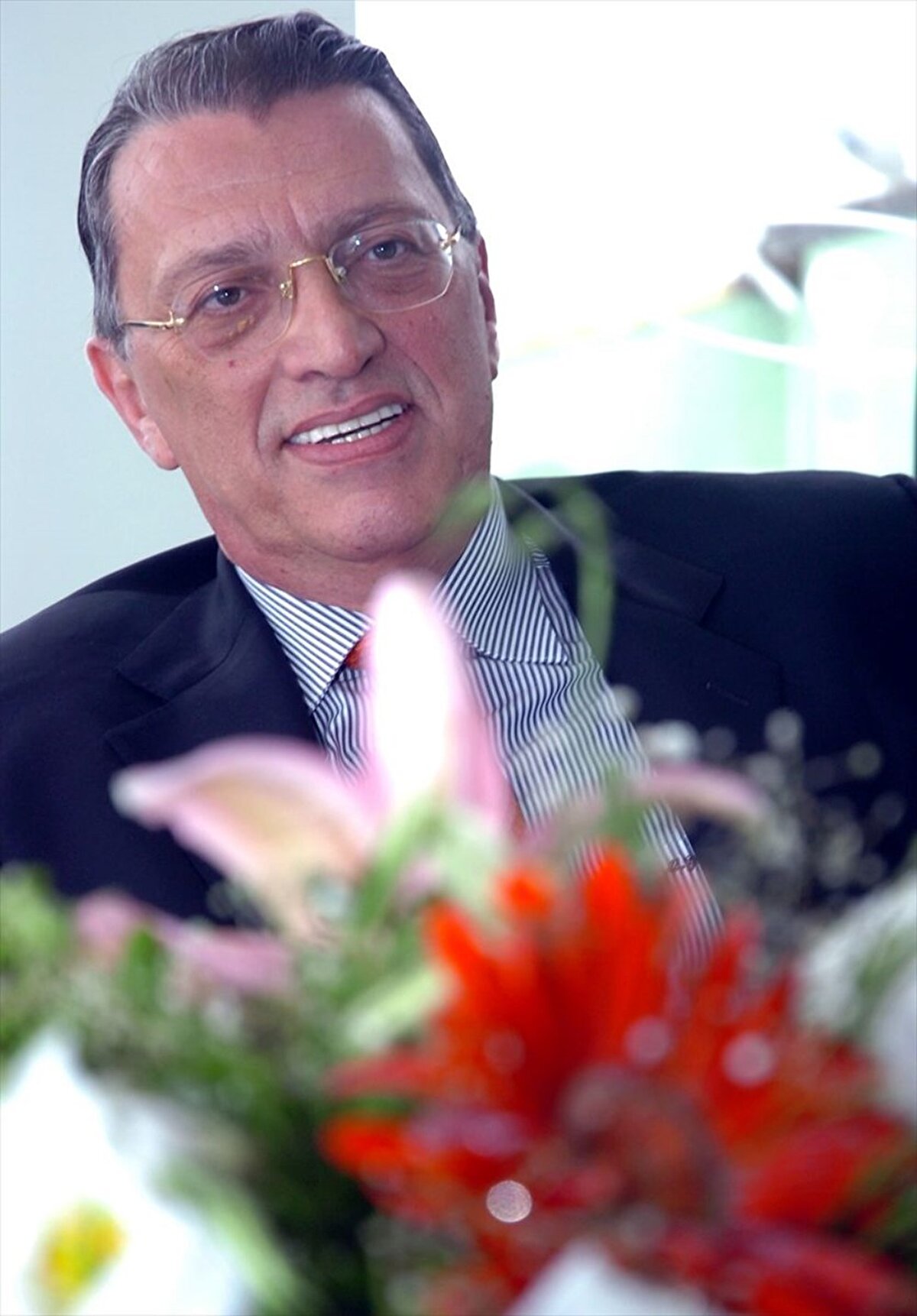 Eski başbakanlardan Mesut Yılmaz, İstanbul'da tedavi gördüğü hastanede hayatını kaybetti.