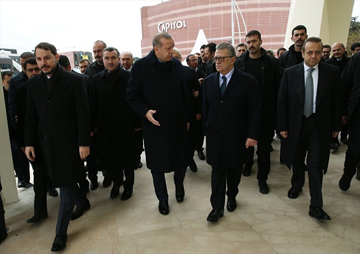 Yılmaz'ın geçen yılın ocak ayında yaptırdığı rutin sağlık kontrolünde akciğerinde tümöre rastlanmıştı. 23 Ocak 2019’da yapılan operasyon sonucu kanserli tümör temizlenmişti.