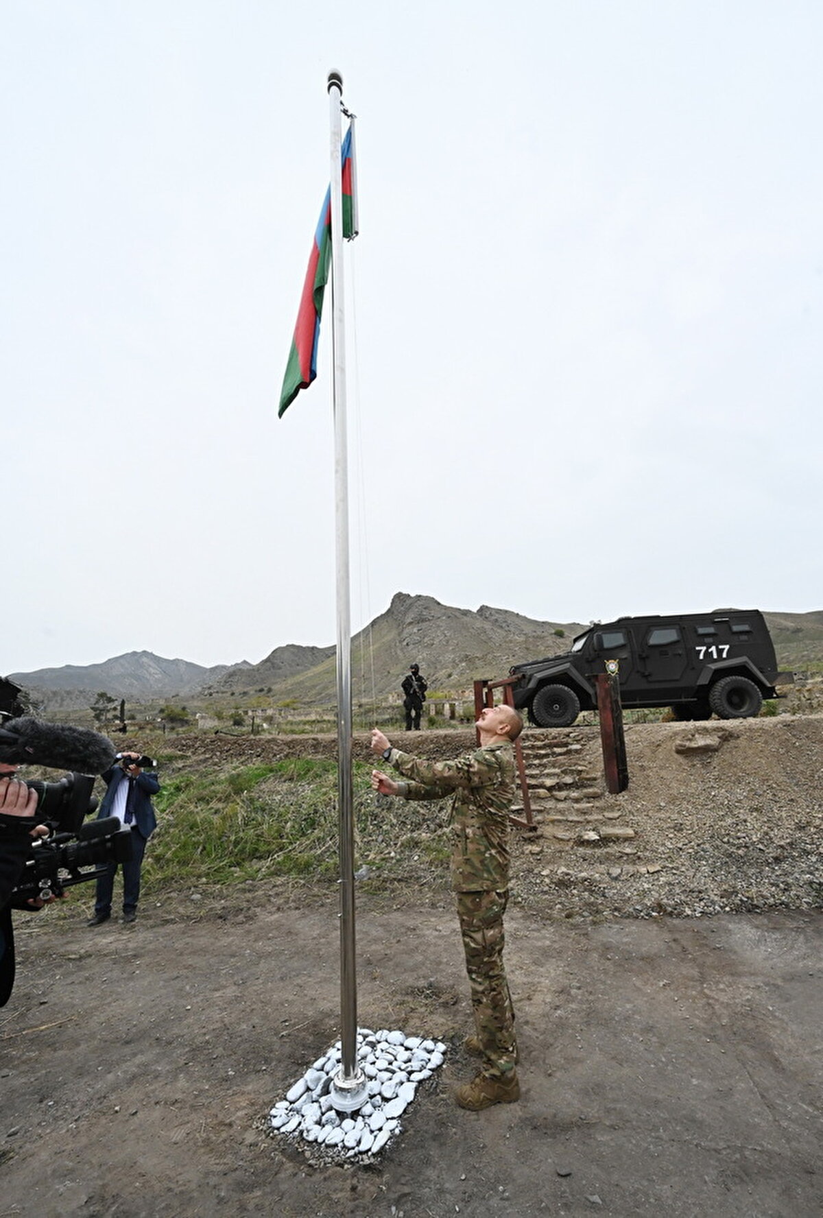 Azerbaycan Cumhurbaşkanı Aliyev, işgalden kurtarılan Fuzuli ve Cebrail'i ziyaret etti