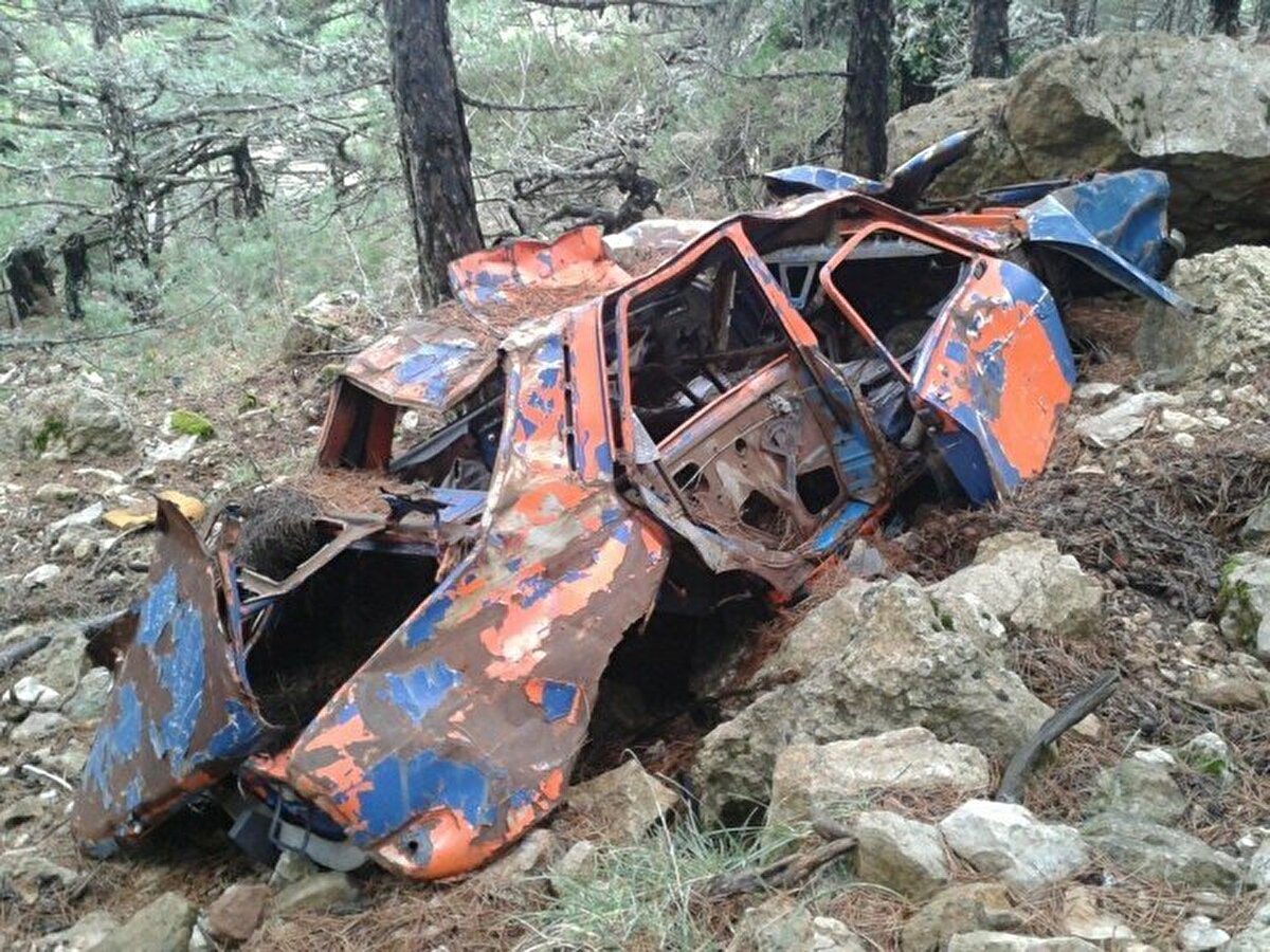 "Ağrı Dağı zirvesinde yüzde 11 oksijen miktarında 3 gün 2 gece kalarak dünya rekoru gerçekleştiren ve Türkiye'nin tek solo alpinistiyim. 81 il 81 zirve solo tırmanış Anadolu Parsı projem kapsamında Manisa Spil Dağı zirvesine tırmanırken zirvenin karşısındaki yamaçta hiç alakasız bir yerde 4x4 bir araç gördüm.