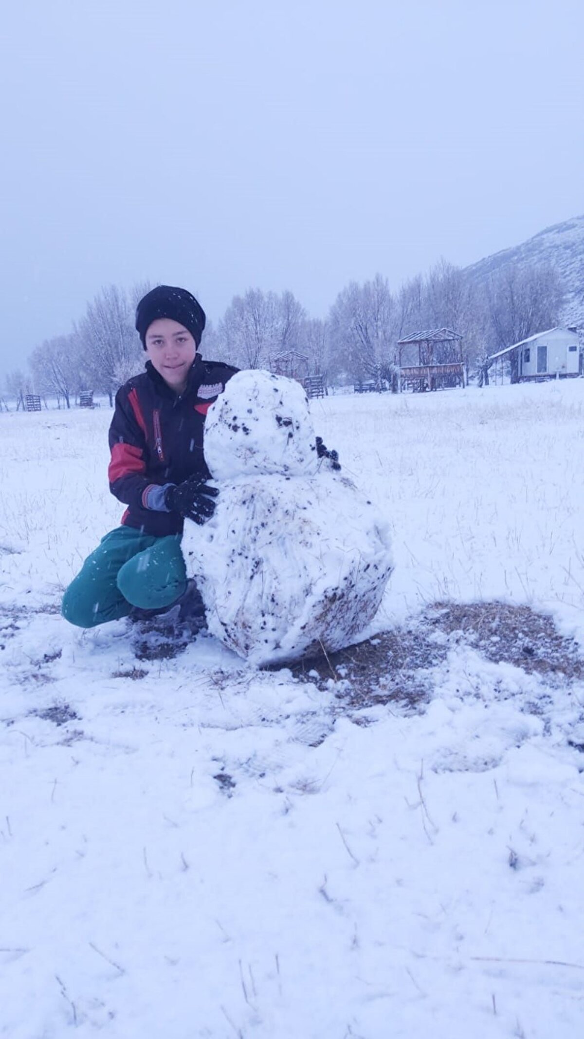 Kar yağışı kuraklık tehlikesiyle karşı karşıya olan bölge halkını da sevindirdi.
