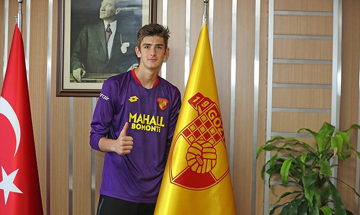 Göztepe: Arda Özçimen – Yaş: 18