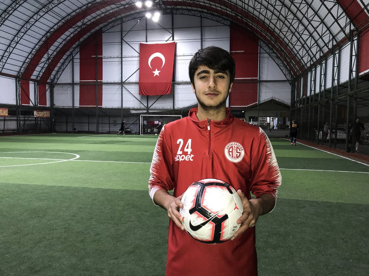 Antalyaspor: Adem Metin Türk – Yaş: 16
