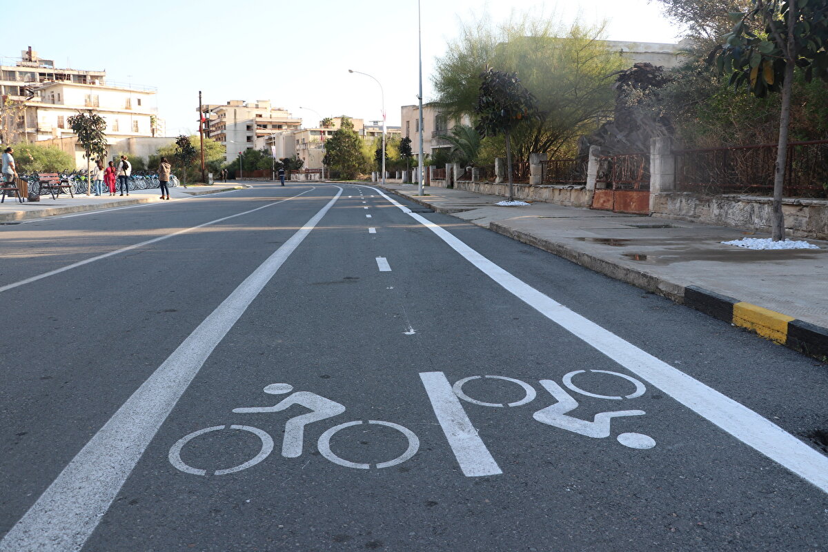 KKTC Gazimağusa bölgesi içerisinde bulunan ve geçen ay kamuya ait Demokrasi Caddesi ile sahil kısmının bir bölümü açılan Kapalı Maraş bölgesinde değişim sürüyor.
