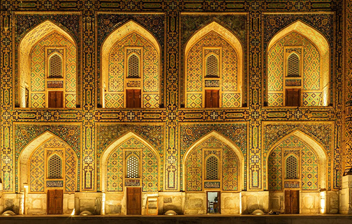 2020 Tarihi Mekanlar Fotoğrafçılık Yarışması'nın finalistlerinden fotoğrafçı Jean-Claude Thelen'in çalışmasında Özbekistan'ın Semerkant
şehrinde bulunan 1646 -1660 yılları arasında inşa edilmiş Tillya-Kari Medresesi görüntülendi.